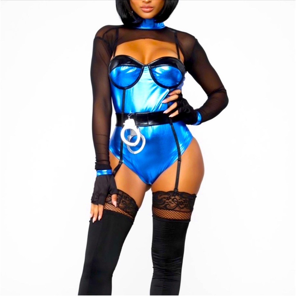 Fashion nova cop costume